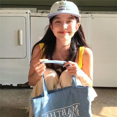 怪笑少女