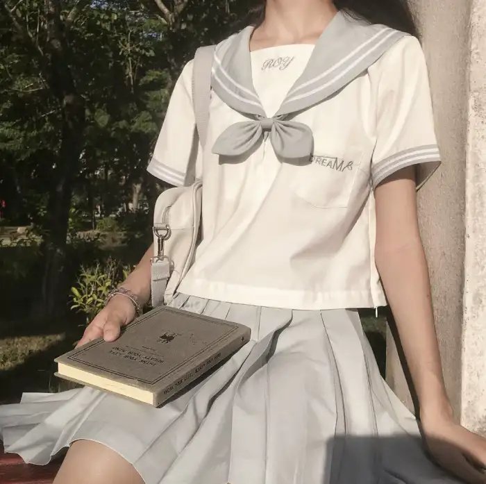 女交通员